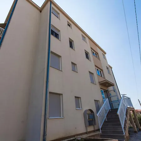 アパート Apartman Leona トロギール