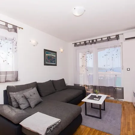 Apartman Leona トロギール