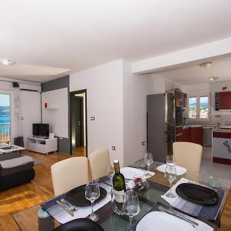 Apartman Leona * Trogir