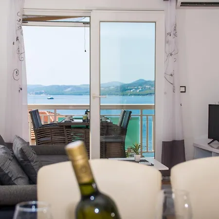 Apartman Leona *