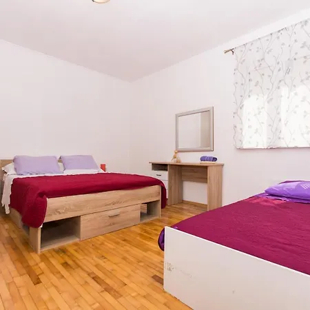 Apartman Leona